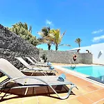 Playas Blanca Pool Private Villa *