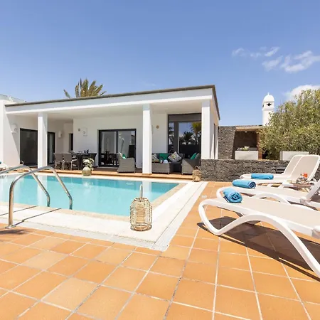 Playas Blanca Pool Private Villa