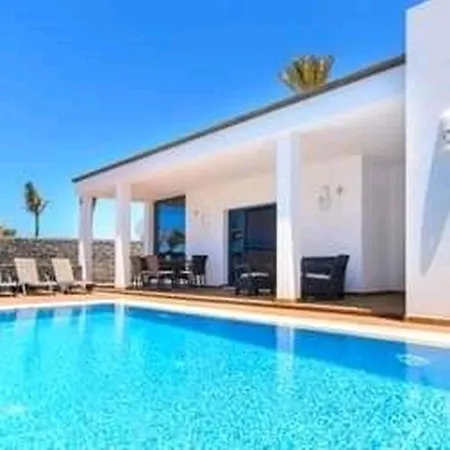 Playas Blanca Pool Private Вилла