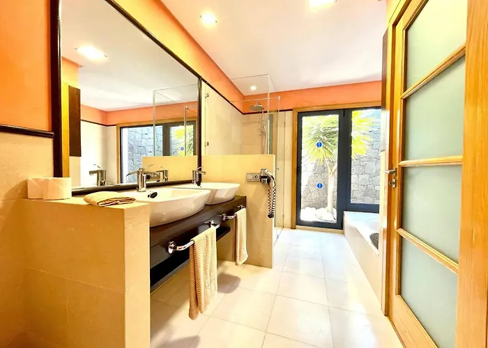 Playas Blanca Pool Private Villa